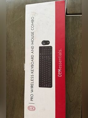 Essentials Black Wireless Keyboard & Mouse Set with Round Keycaps